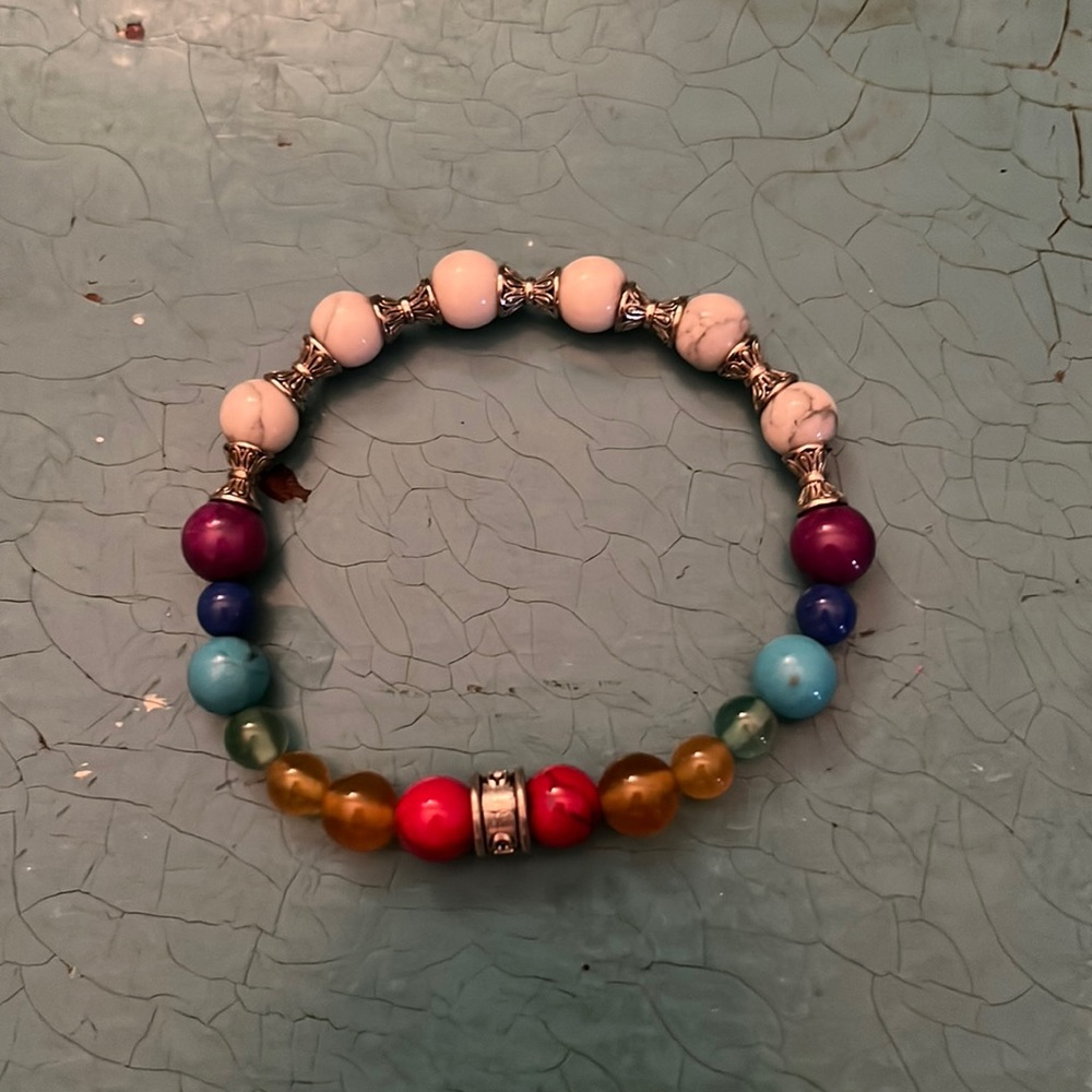 Multicolored elastic bead bracelet